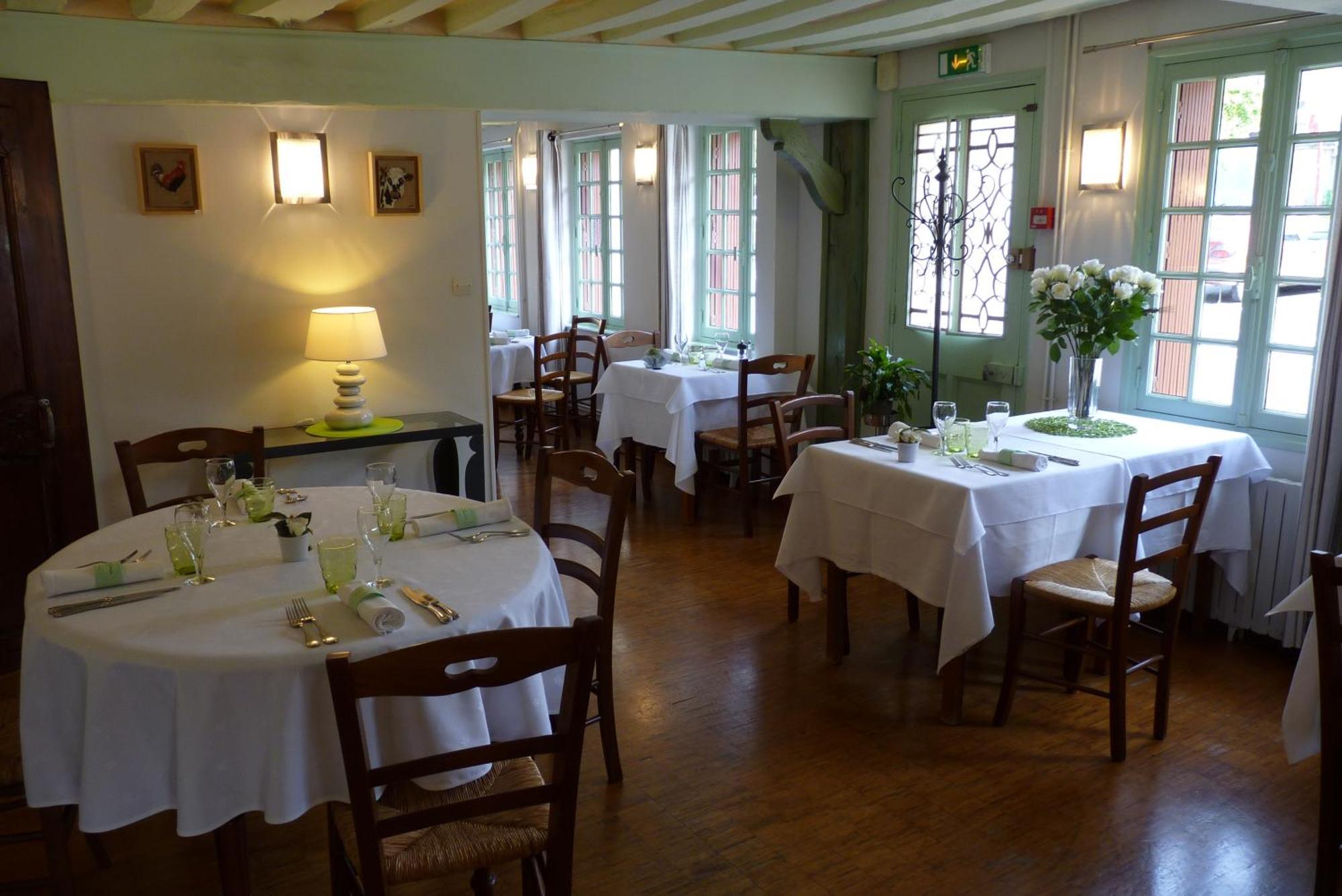 Hotel-Restaurant La P'Tite Auberge Lillebonne Exteriér fotografie