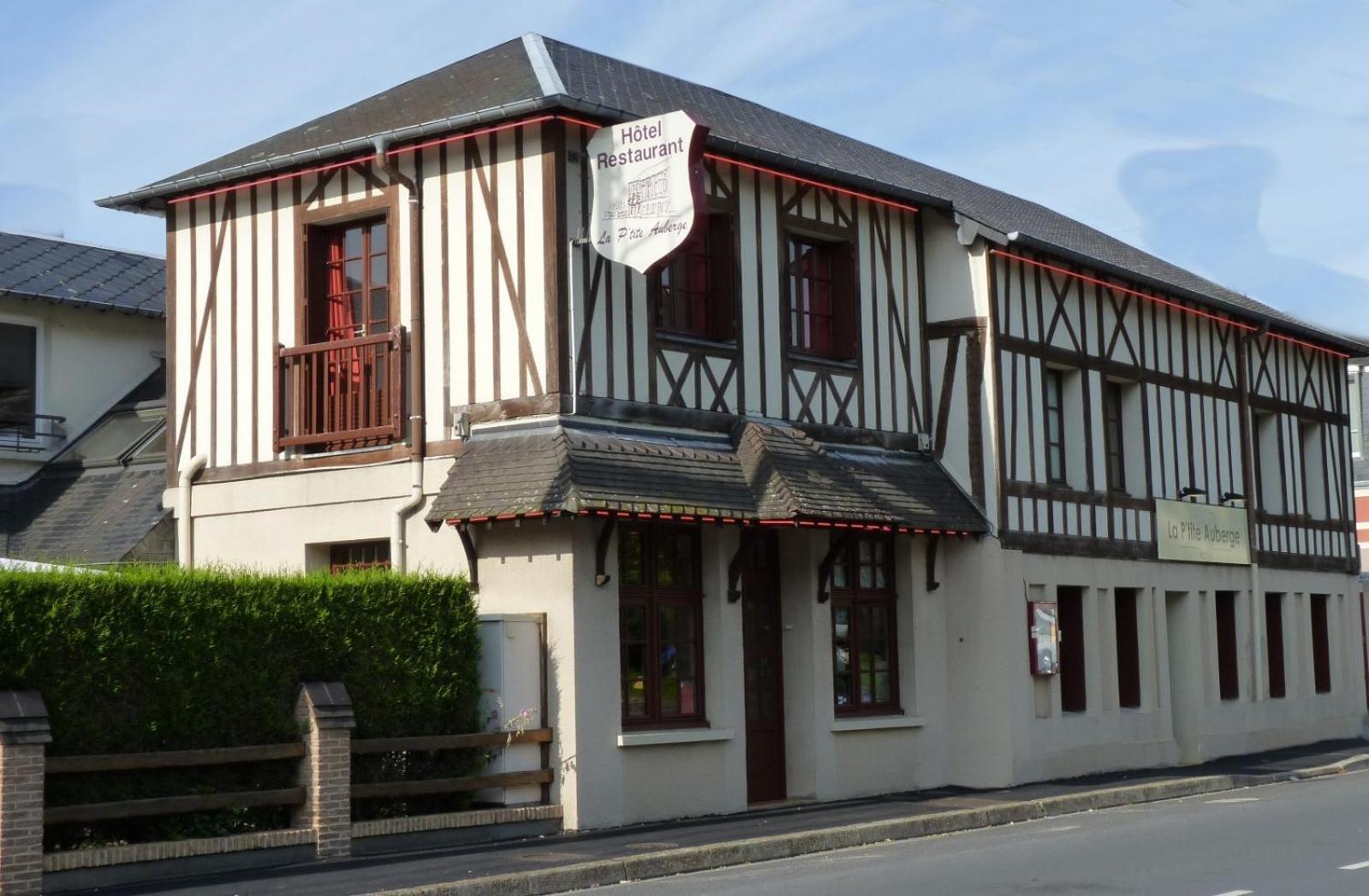 Hotel-Restaurant La P'Tite Auberge Lillebonne Exteriér fotografie