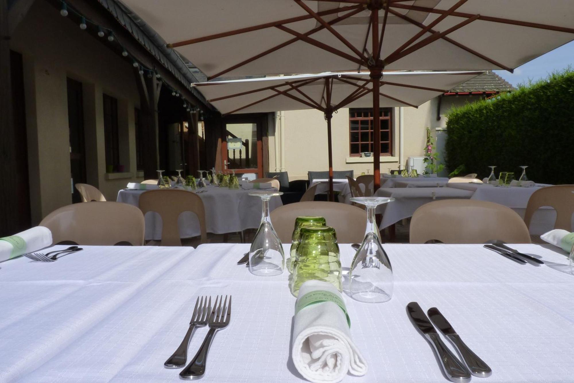 Hotel-Restaurant La P'Tite Auberge Lillebonne Exteriér fotografie