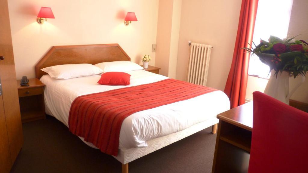 Hotel-Restaurant La P'Tite Auberge Lillebonne Pokoj fotografie