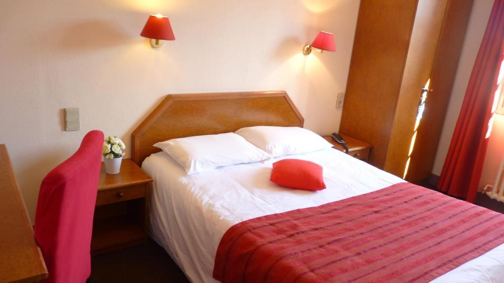 Hotel-Restaurant La P'Tite Auberge Lillebonne Pokoj fotografie
